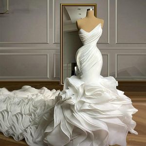 Ivory Cascading Ruffles Bröllopsklänningar 2020 Mermaid Sweetheart Neck Ruched Court Tåg Brudklänningar Skräddarsydda Bröllop Vestidos