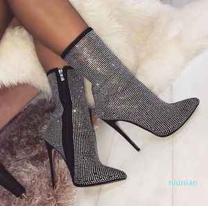 Hot Sale-Womens Booties Vinter Glänsande Rhinestone Dekorativ Sida Zipper Pekad 11.5cm Högklackat Stövlar Mode Bekväma Skor Kvinnor