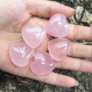 Natuurlijke rozenkwarts hartvormige roze kristal gesneden geschenken palm liefde genezen edelsteen liefhebber Gife steen edelstenen