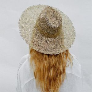 Chapéu Feminino Fray Woven Seagrass Boater Hat Casual Sun Beach Hat Boné Aba Larga Chapéu de Sol de Verão Chapéus de Palha para Viagem T200720