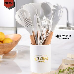 11PCS in silicone per casa Set Kitchen Mestoli resistente alle alte temperature antiaderente maniglia di legno del silicone Spatola cuociono l'attrezzo della scatola di immagazzinaggio