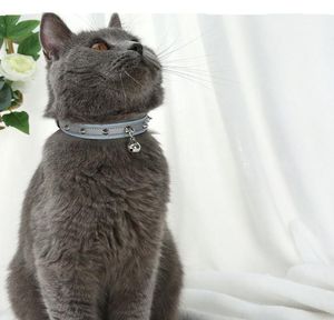 2020 Hot Pet New odblaskowy nit Wisiorek Cat Bell Collar Anti-Bite Dog Collar Punk Bell Pet Collar Obwód szyi 25-32 cm Hurtownie