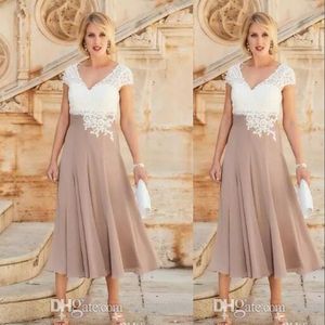 Simple Champagne Mother Of The Bride Dresses Blush Pink V Neck Chiffon Lace Appliques Beads Cap Sleeves Mid Calf Length Wedding Guest Gowns Plus Size