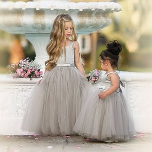 Härlig bollklänning Flower Girl Dresses With Sash for Wedding Toddler Pageant -klänningar Golvlängd Tulle Kids Prom Dress 407