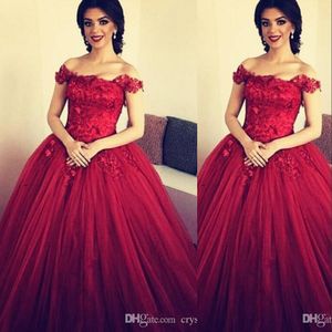Burgundy Ball Gown Quinceanera Abiti Off Spalla Tulle Tulle Pizzo 3D Appliques Perline Sweet 16 Pulffy Open Back Party Pageant Prom Abiti da sera