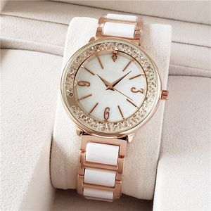 2021 Wysokiej Jakości Trzy Seria Igła Luksusowe Zegarki męskie 38 mm Rozmiar Zegarek Kwarcowy Designer Wristwatches Top Marka Steel Strap Girl Ornament