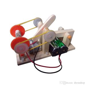 Schule: Mechanisches Holzmodell, Zusammenbau einer elektrischen Reisschaufelmaschine. Wissenschaft