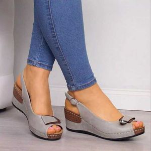 Sandaler 2021 Pearl Platform Wedges för kvinnor Weave Kvinna Kausal Högklackat Öppet Toe Comfort Fish Mouth Shoes Zapatos de Mujer