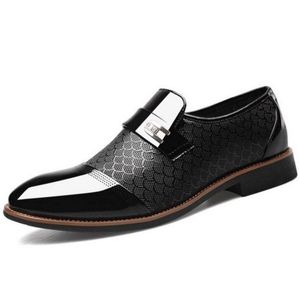 Luksusowe Włoskie Męskie Dress Buty Klasyczne Skórzane Mężczyźni Ślub Oxford Fashion Office Slip On Shoes Suit Men's Casual Shoes