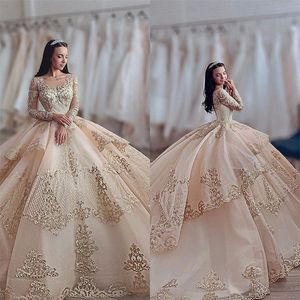 Champagne Ball Gown Bröllopsklänningar Långärmade Tiered Lace Appliqued Bridal Gowns Elegant Lyx Dubai Custom Made Vestidos de Novia