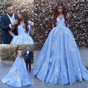 Białe Niebieskie Suknie Ślubne Księżniczka Suknie Balowe Bridal Frezowanie V Neck Bez Rękawów Koronki Aplikacje Suknie Ślubne Petity Plus Size Custom Made