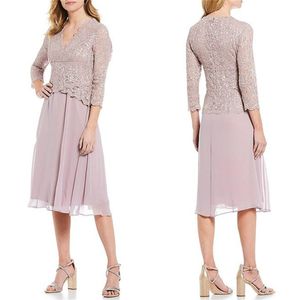 Chic Moder av bruden Klänningar Lace Top Långärmad V Neck Chiffon Bröllop Gästklänning Skräddarsydda Knee-Length Plus Size Aftonklänningar