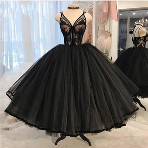 Kurze neue schwarze Prom -Kleider Spaghetti -Träger Criss Cross Rücken Applikationen Spitzen Boning Kleid Tee Länge Heimkehr Partykleider