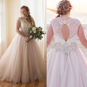 Romantic Long Beach Tulle Wedding Dresses A Line Sexy Keyhole Back Lace Applique Beads Plus Size Bridal Gown Custom Made Country Bride Dress