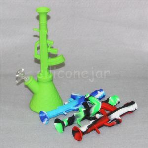 10.6 '' Maskinpistolform AK47 Hookah Partihandel Unbreakable Silicone Rökning Vattenrör 14mm Joint Sets Glas Bongs Vattenrör