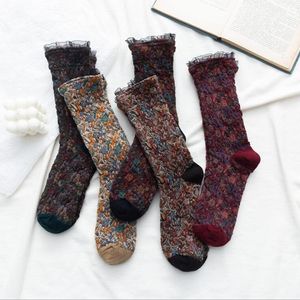 Strumpor Vintage Style Floral Socks Carsees Lace Strumpor Mode Utomhus Bomull Andas Sport Strumpor Kvinnor Designer Kvinna Hosiery LSK1414