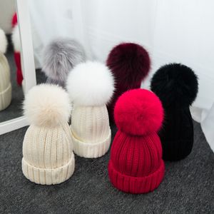 Gorros lisos de designer com pompons de pele de raposa real removíveis malha de acrílico chapéus mais quentes de inverno tamanho 3 para bebês crianças adultos desleixado masculino feminino infantil boné de neve