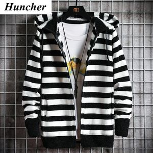 Huncher Mens Hooded Cardigan Sweater Men Coats 2020 Autumn Korean Slim Striped Sticked Cardigans Manliga kalla bluströjor