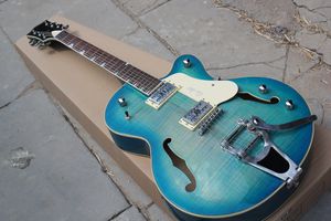 Fabrika Özel Hollow Mavi Elektro Gitar Krom Donanım, Tremolo Sistemi, Krem Pickguard, Özelleştirilebilir