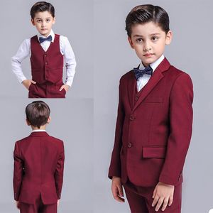 2021 Burgundy Boys Formal Passar Middag Tuxedos Little Boy Groomsmen Kids Barn för Bröllopsfest Prom Suit Wear (Jackor + Vest + Byxor)