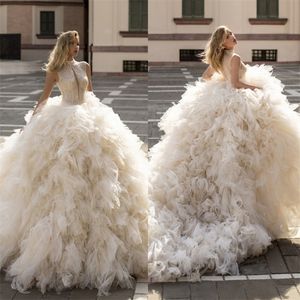 Luksusowe sukienki ślubne o wysokiej dekolcie puffy koraliki Appliqued Lace Wielopięciowy Gorgeous Wedding Suknia Custom Made Bez Rękawów Sweep Sweep Robes de Mariée