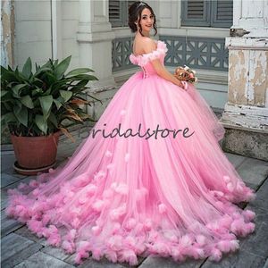 Cindrella Quinceanera платья 2020 Pink Выключен Плечо ручной флористического бальное платье выпускного вечера Прием платье Корсет Puffy Сладкие 16