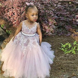 スラッシュピンクの花の女の子のドレスサッシのシアージュエルネックビーズレースアップリケ少女のPageantガウンチュール子供の誕生日プロムドレス
