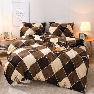 Bedding Sets 2021 Bed 4pcs Fannel Fabric Set Duvet Cover Sheet Pillowcase King Queen Size Brown Plaid Linen