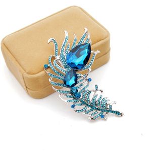 Cindy Xiang Large Crystal Feather Brooches for Women Lake Blue Color Coat Brooch Pin Wedding Jewelry Party Accessoriesギフト