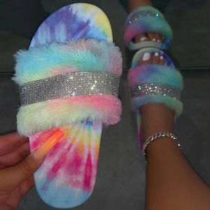 Mulheres Furry Chinelos Mulher Mulher Slides Mulheres Glitter Bling Flat Feminino Arco-íris Color Sapatos Atacado Drop Shipping 2020