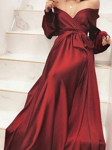 Elegant Lång Burgundy Evening Dress Side Split Backless Ladies Gästklänning En Linje Golvlängd Party Gowns Robe De