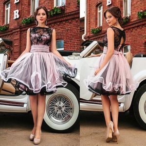 Bateau Neckline A-Line Knee-length Cocktail Dresses With Beads Black and Pink Homecoming Dress short puffy Party Dress z11