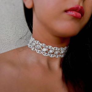 Iced Out Collar Necklaces for Women Fashion Crystal Rhinestone Chokers Necklaces Bling Alloy Necklace Party Jewelry Christmas Birthday Gift