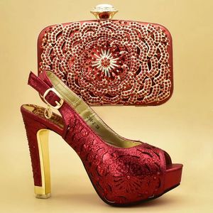 Neuestes Design für afrikanische Frauen, Hochzeitsschuhe und Taschenset, verziert mit Strasssteinen, passendes italienisches Schuh- und Taschenset mit sexy Absätzen