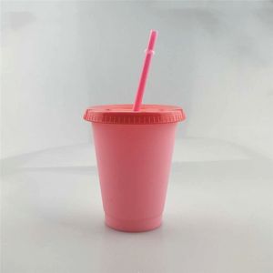 Così economico! Tazze da 17 once che cambiano colore Tazze da caffè in plastica Bottiglia scolorita in acqua Fashion Set Tazze con coperchi e cannucce Regali creativi A12