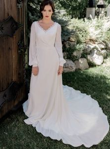 2020 New Simple A-line Boho Modest Wedding Dresses With Long Sleeves Scoop Neck Buttons Back Lantern sleeves Bohemian Bridal Gowns Modest