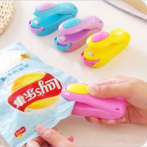 Creative Portable Mini Pocket Home Sealing Machine Snacks Heat Sealer Vacuum Resealer Bag Cilps handy