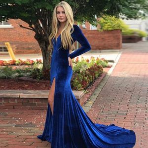 Långärmade Royal Blue Velvet Mermaid Prom Klänningar V Neck Hög Split Sexig Open Back Kvinnor Klänningar Eleganta Evening Party Gowns