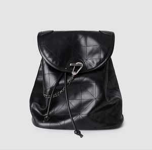 Nya Kvinnors Väska Svart Flip Soft Shoulder Bag Backpack Fashion Diamond Gitter Stor Kapacitet Skolbag Student Ryggsäck Resväska