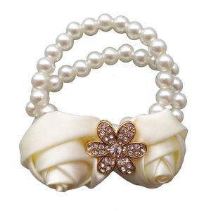 Vita pärlor pärlor brudtärna armband corsage silke ros blommor handgjorda bröllopsfest tillbehör leveranser brudband simulering rhinestone armband blomma