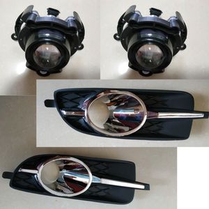 BUICK LACROSSE 2010-2013車のオートフロントバンパーの左右の霧の駆動ライトハウジングカバー電球