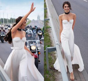 Vestidos de casamento com trem destacável elegante Jumpsuit Outdoor 2021 Simples cetim Querida Strapless País vestidos de noiva Vestido de Novia