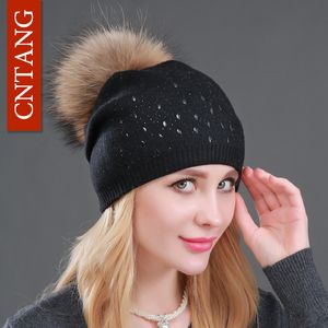 Inverno Lã Mulheres Gorros Rebites Decoração pompom chapéus de pele Moda Natural Raccoon Fur Caps Quente Feminino Cashmere Gorro