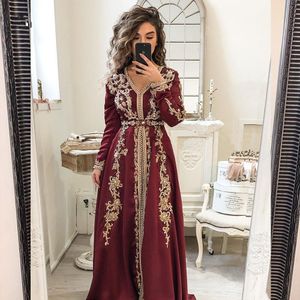 Kaftan morrocan muslimska kvällsklänningar med ärmar sexig v nacke långärmad prom klänning med applikationer en linje golv längd kläder de soirée