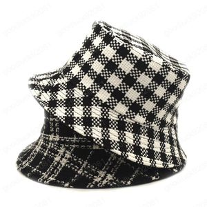 Nya Bucket Kepsar Kvinnor Höst Vinter Tweed Plaid Japansk Stil Vintage Hat Bob Ladies Flickor Elegant Chic Fisherman Hat Panama