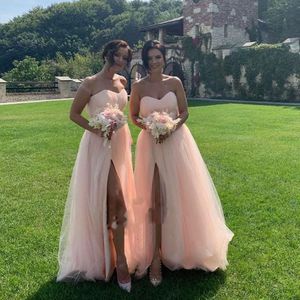 2021 Rosa Land Brautjungfernkleider A-Linie High Split Günstige Strand afrikanische Hochzeitsgastkleider Trauzeugin für Frauen