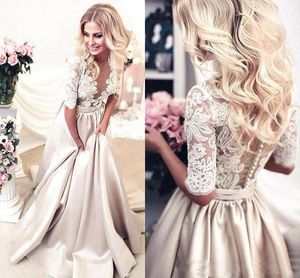 2021 Nowe sukienki szampana Prom Dresses Line Top Illusion Aplikacje Koronki Długie Proste Satynowe Formalne Suknie Wieczorowe Plus Size Half Sleeve Party Dress