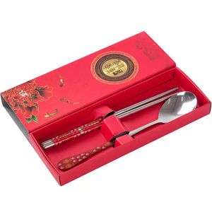 2022 novo estilo chinês pauzinhos colher conjunto de utensílios de mesa de aço inoxidável conjunto de presentes de casamento favores de festa para os hóspedes