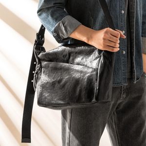 2022 HBP Aetoo Leather Personality Messenger Bag, Män Top Layer Läder Trendig axelväska