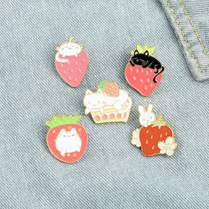 Doce Desenhos Animados Bonitos Frutas Esmalte Pins Cores Moda Morango Gato Coelho Broches Para As Mulheres Jóias Lapela Pins Roupas Sacos